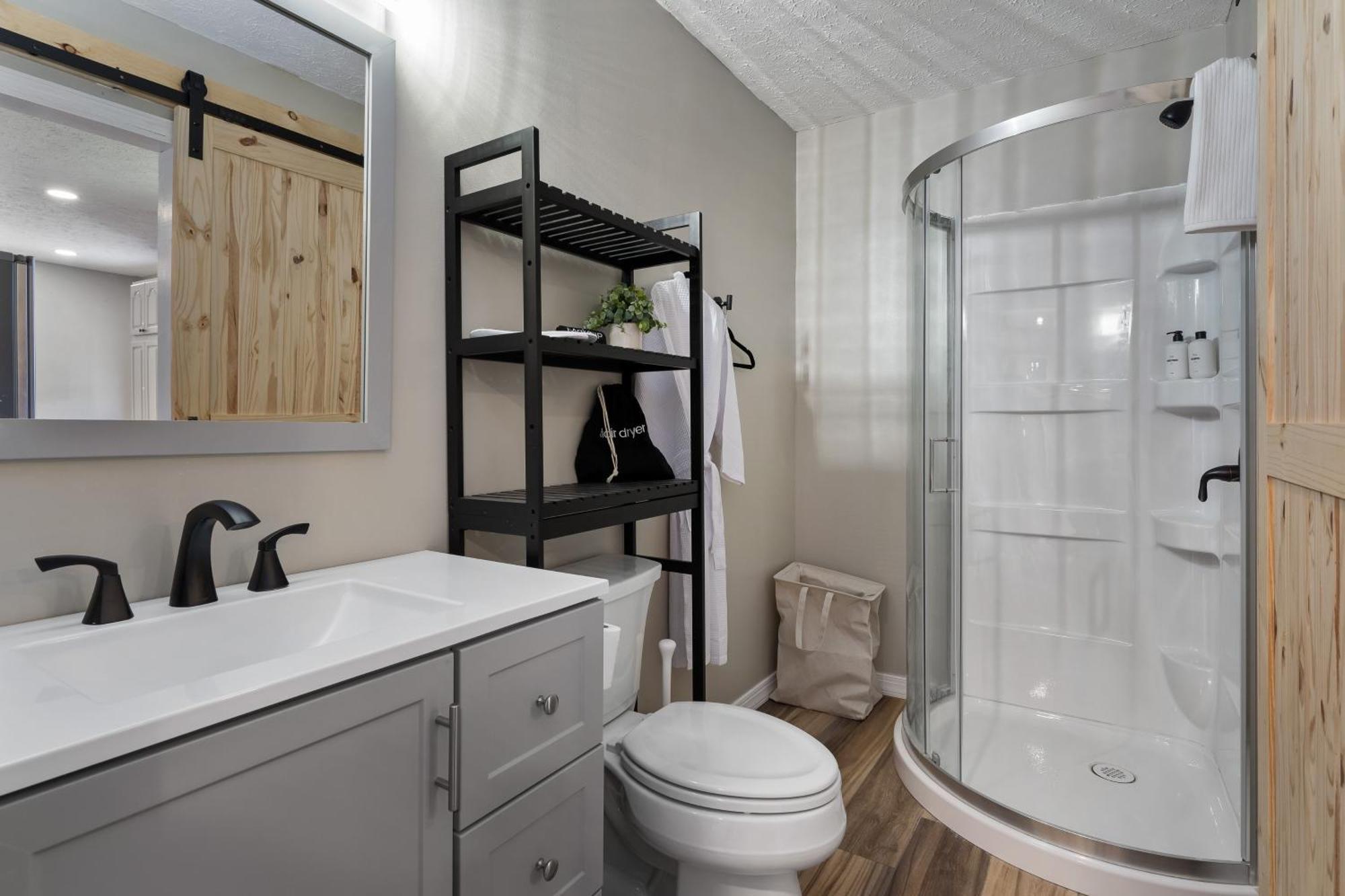 Spacious Cabin Near Hocking Hills And Caves With Hot Tub And Firepit Laurelville 외부 사진