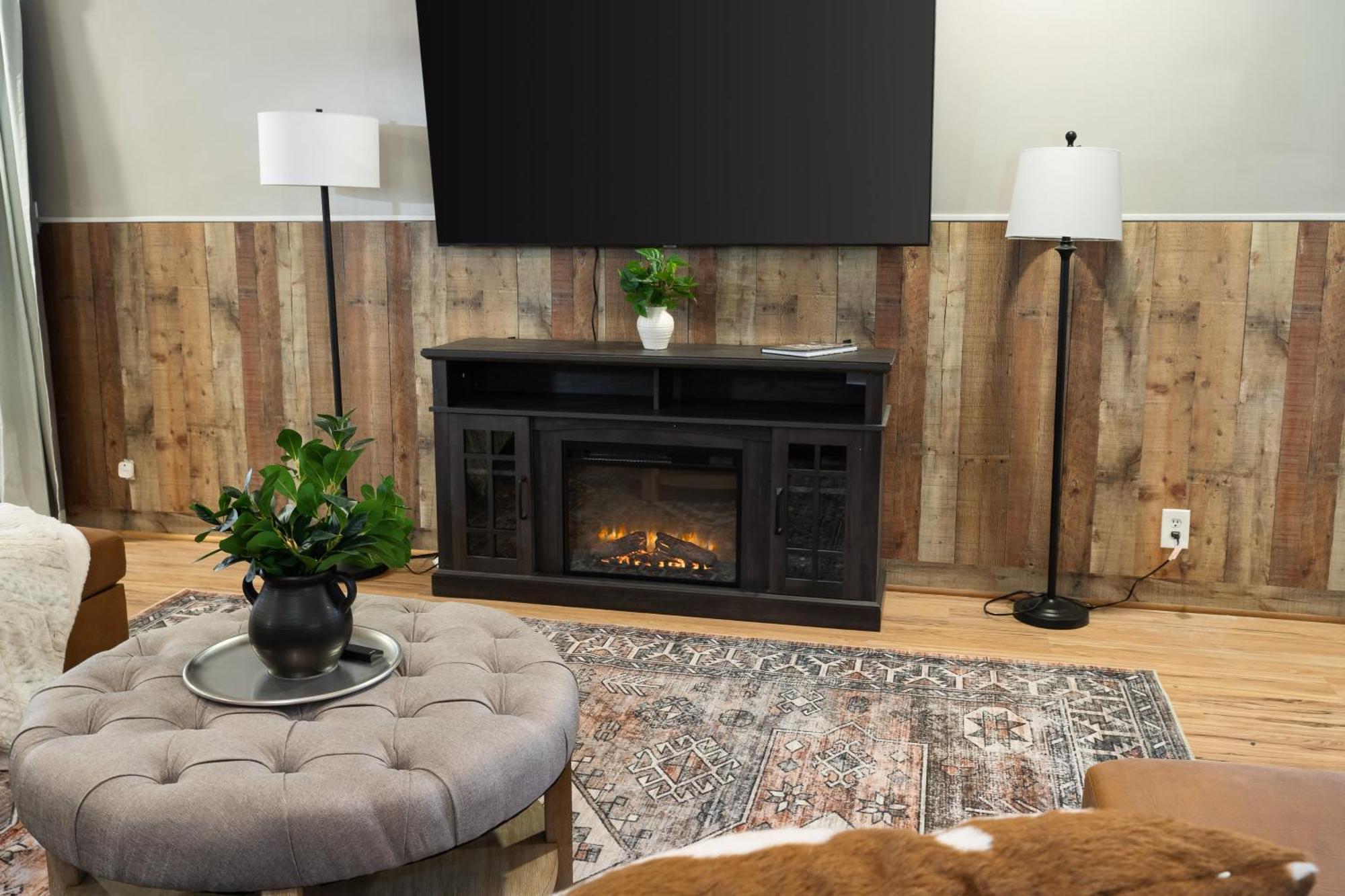 Spacious Cabin Near Hocking Hills And Caves With Hot Tub And Firepit Laurelville 외부 사진