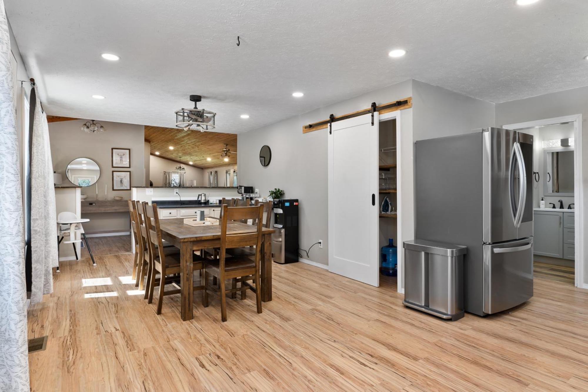 Spacious Cabin Near Hocking Hills And Caves With Hot Tub And Firepit Laurelville 외부 사진