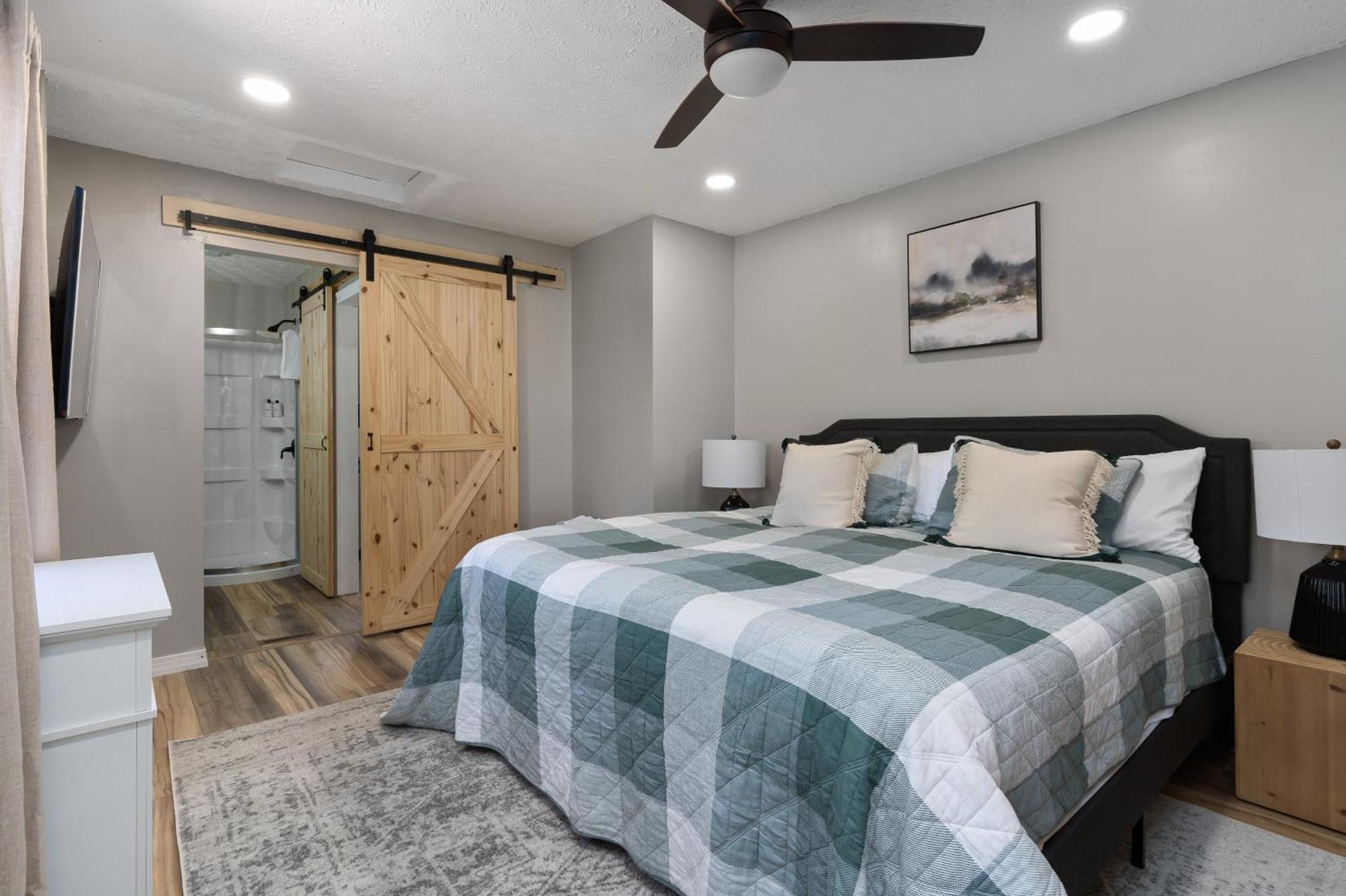 Spacious Cabin Near Hocking Hills And Caves With Hot Tub And Firepit Laurelville 외부 사진
