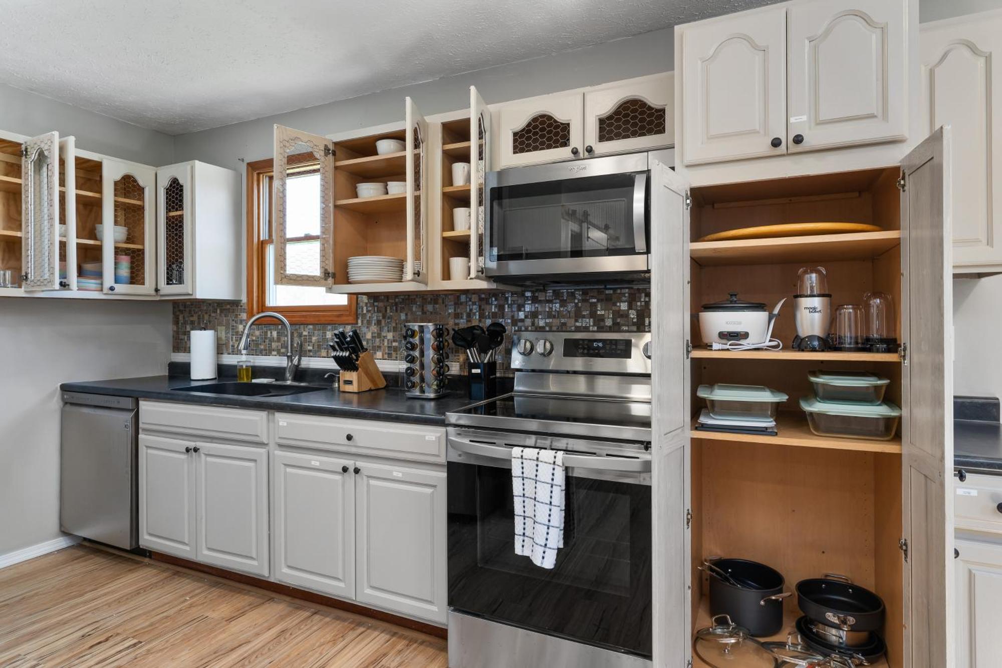 Spacious Cabin Near Hocking Hills And Caves With Hot Tub And Firepit Laurelville 외부 사진
