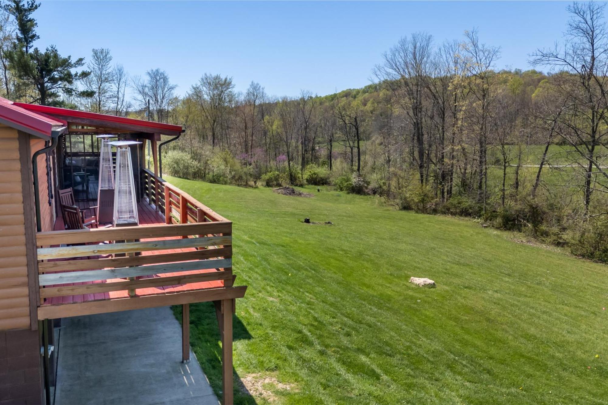 Spacious Cabin Near Hocking Hills And Caves With Hot Tub And Firepit Laurelville 외부 사진