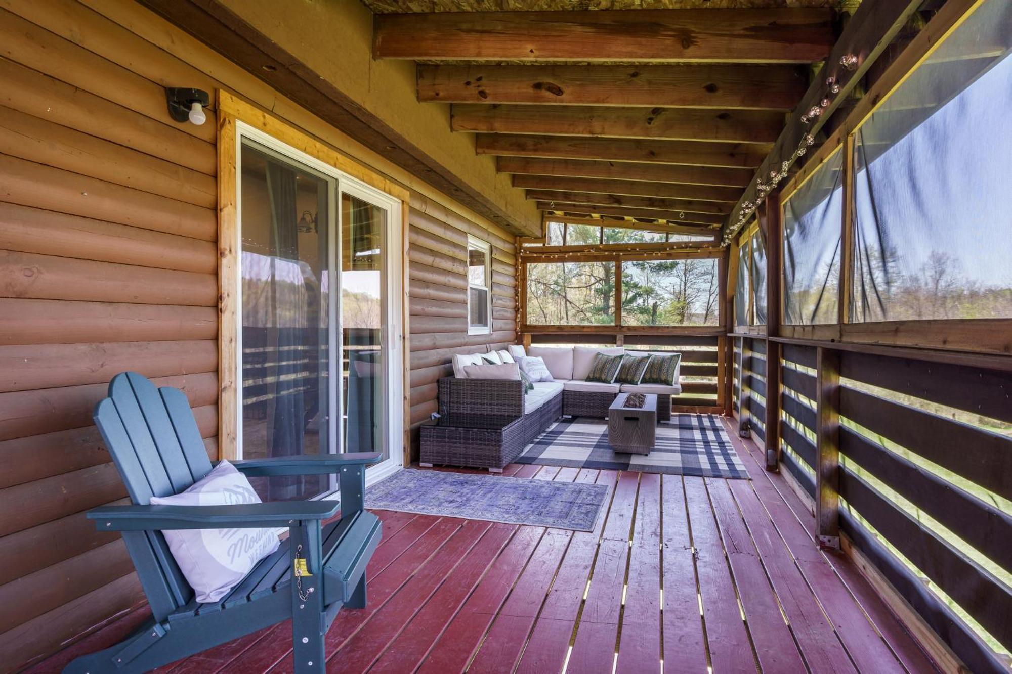 Spacious Cabin Near Hocking Hills And Caves With Hot Tub And Firepit Laurelville 외부 사진