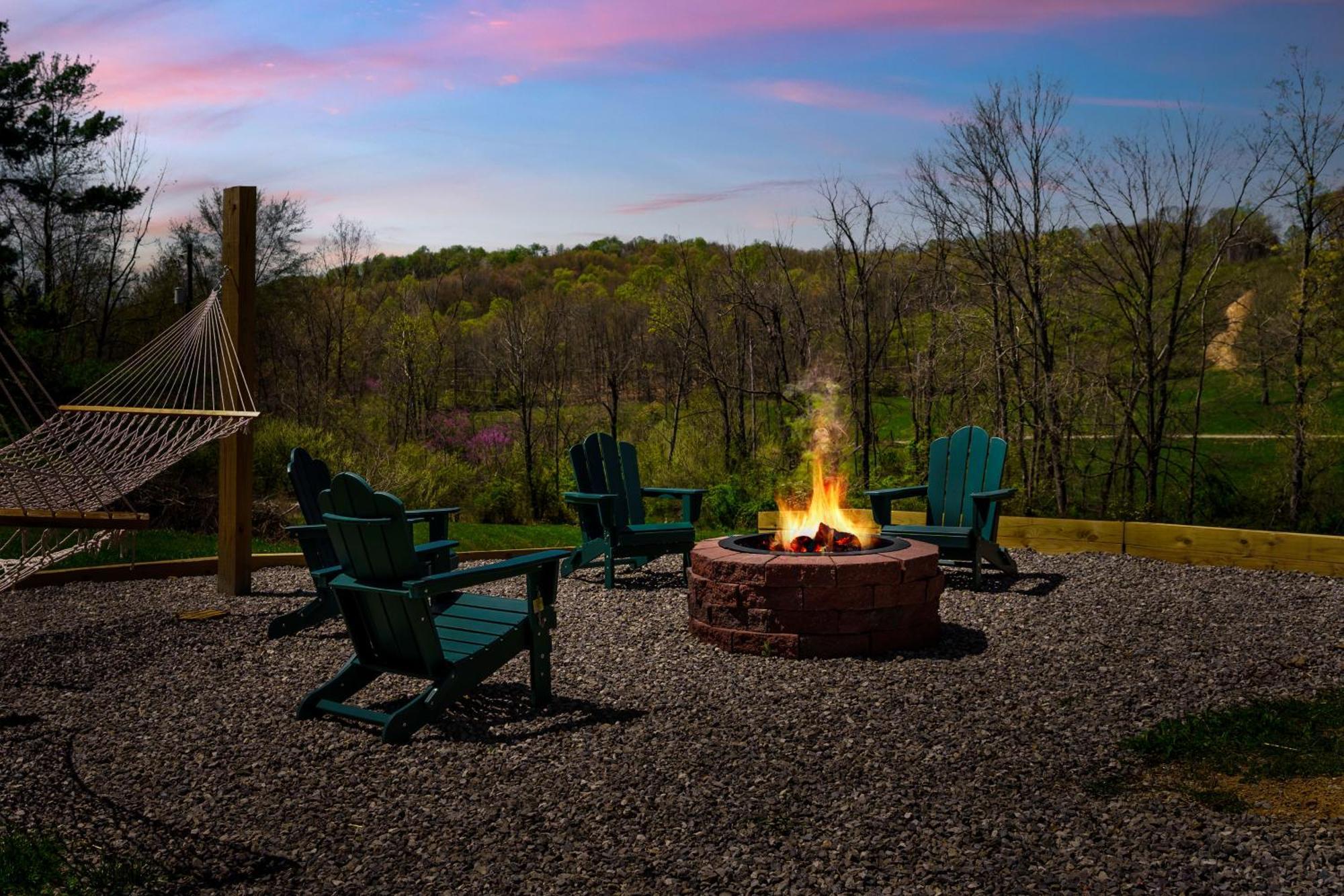 Spacious Cabin Near Hocking Hills And Caves With Hot Tub And Firepit Laurelville 외부 사진
